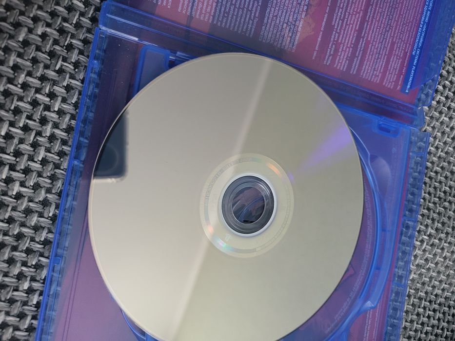 Ігри на ps4-5 Red Dead Redemption 2 та Horizon Zero Dawn.