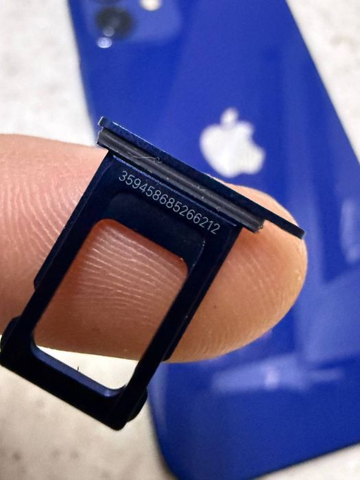 iPhone 12 128 заблокированный iCloud