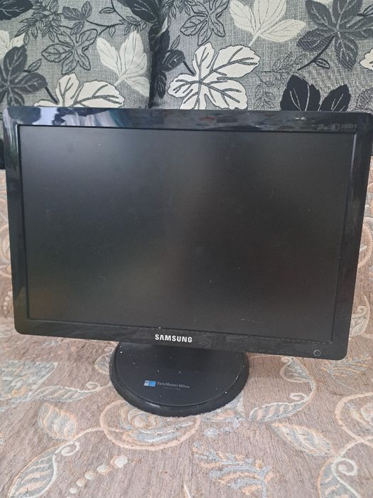 Moнитор Samsung 961BW