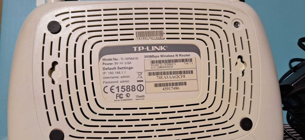Router TP-LINK WR841N  ruter