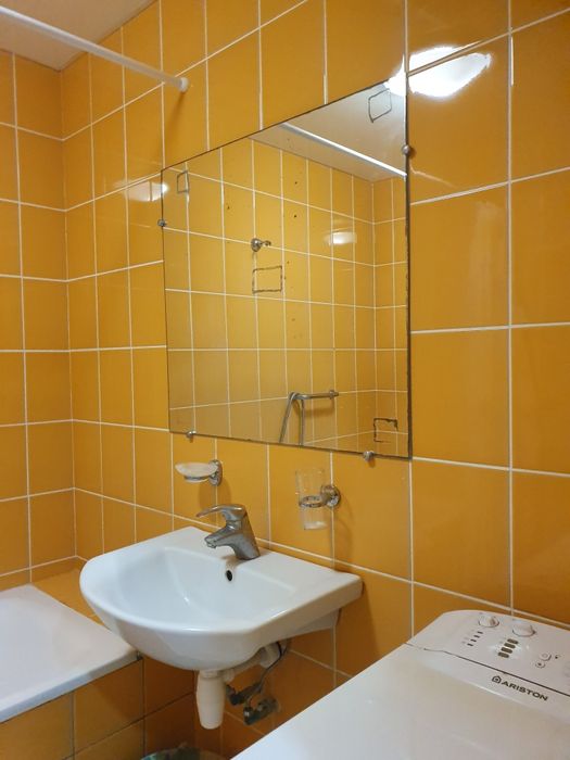 Продаж 1/2 будинку район Басів