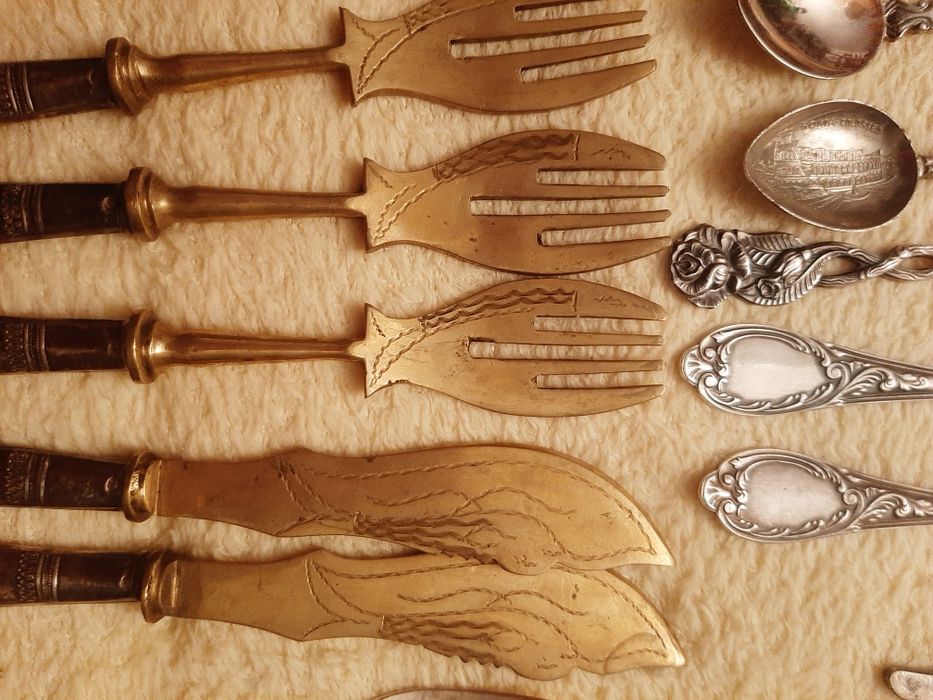 Różne sztućce stare