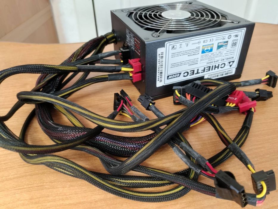 Chieftec APS-600C 600w, проверенный блок питания с кабелями