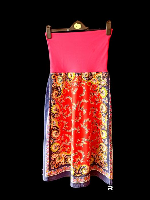 Sukienka folk etno odcięta pod biustem w kolano