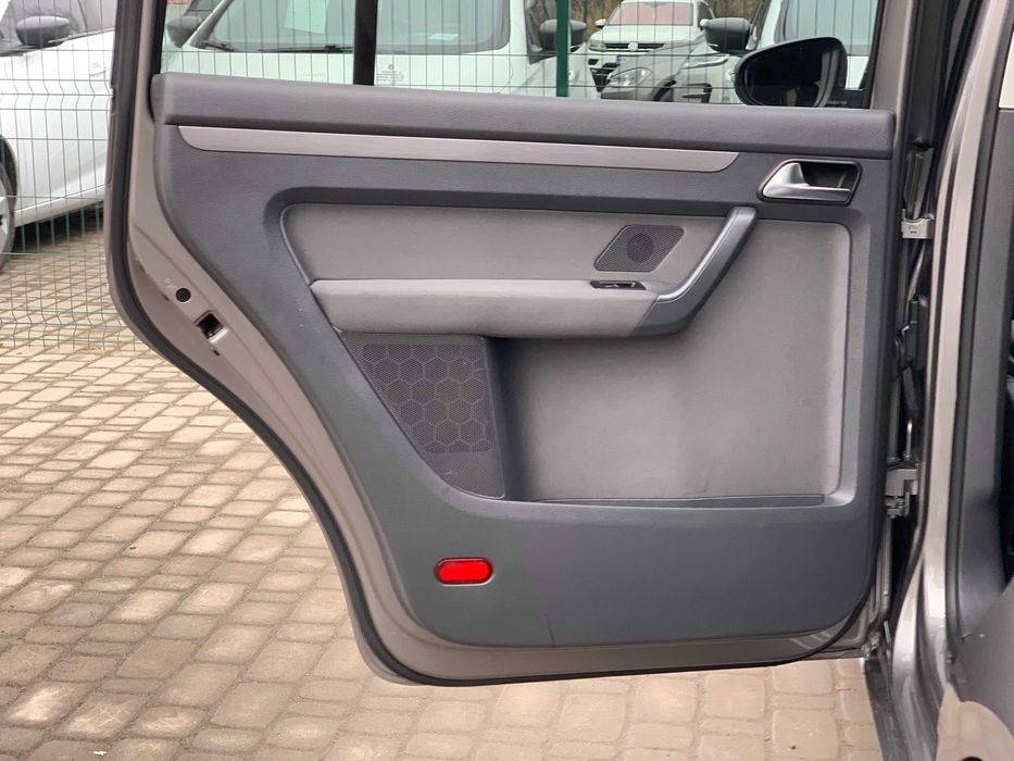 Volkswagen Touran 2011