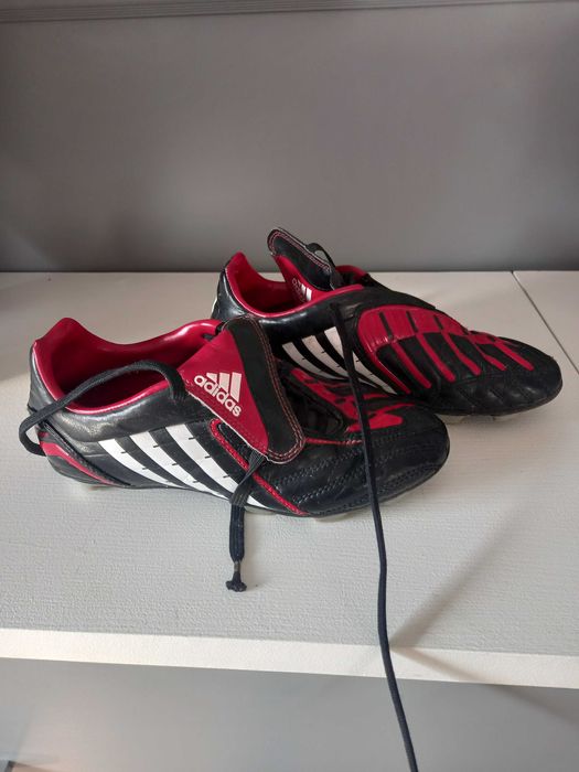 Korki buty sportowe do gry w piłkę nozna noge adidas