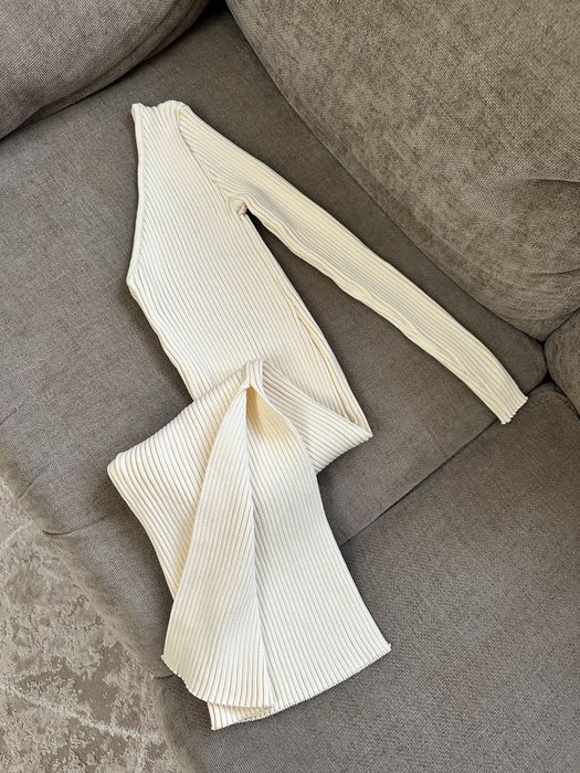 Сукня на одне плече