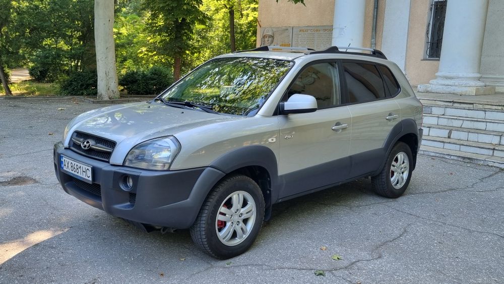 Продам Хюндай Туксон 2.7