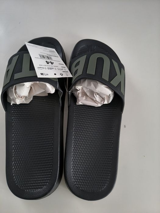 Klapki męskie kubota 45 czarne 
Dostępn