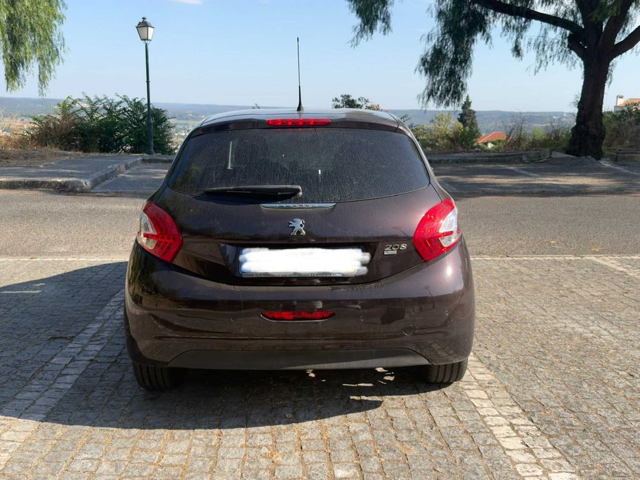 Vendo carro com poucos KMS