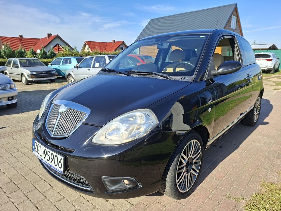 Lancia Ypsilon