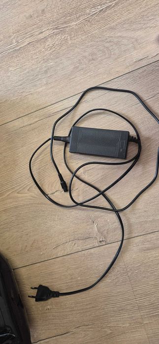 Deska elektryczna  Cavion GO z bluetooth. Stan badrdzo dobry.