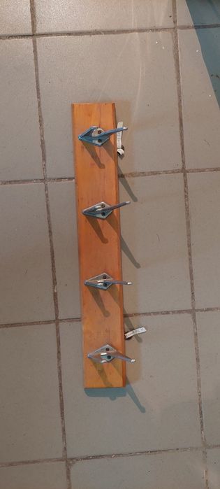 Вешалка хорошая с крючками