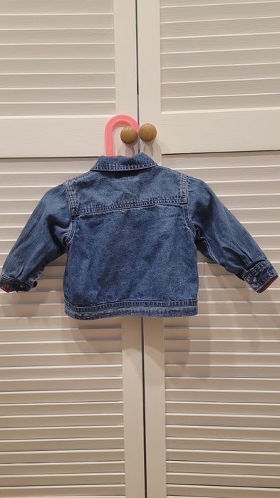 Jeansowa kurteczka z kwiatami 74