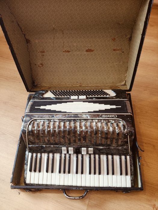 Stary akordeon Toselli Corelli Artist 120 basów