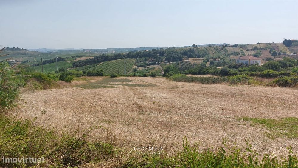 Terreno com oportunidade de construir — Ribafria E Pereiro De Palhacana, Lisboa