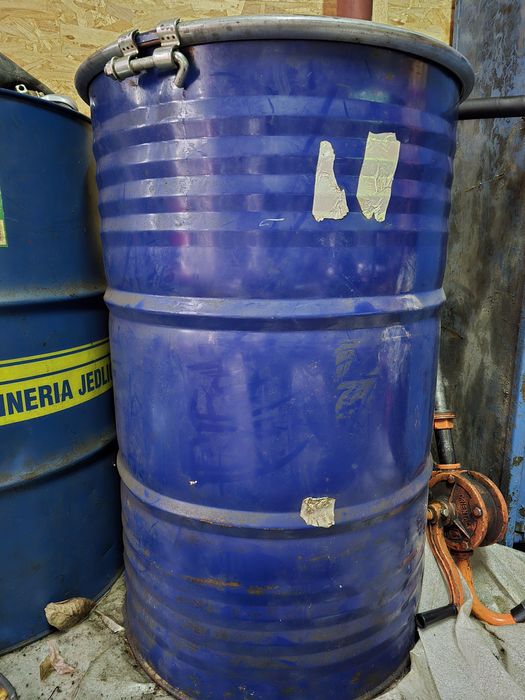 Beczki metalowe 200l