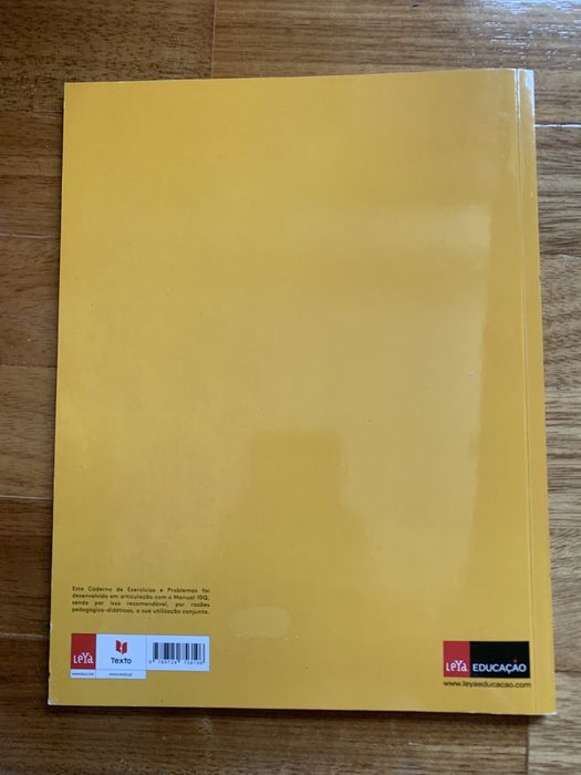 Caderno de exercícios e problemas 10F e 10 Q