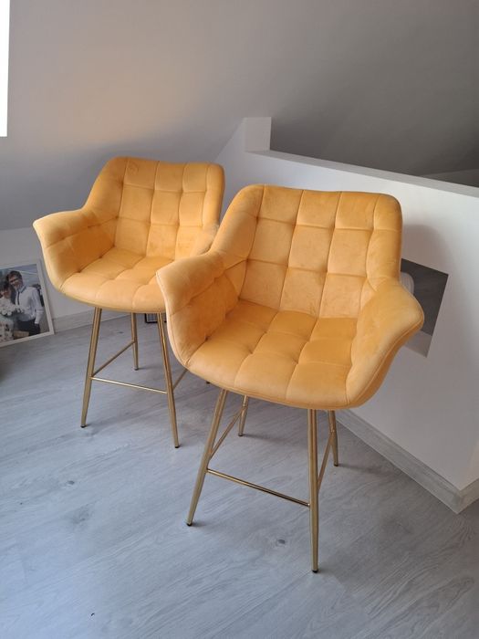 Komplet hokerów żółtych