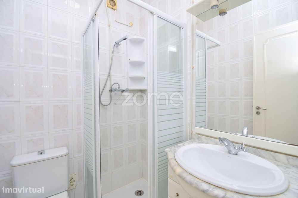 Apartamento T3 com Vista de Rio e Luz Natural | 9º Andar com Elevad...