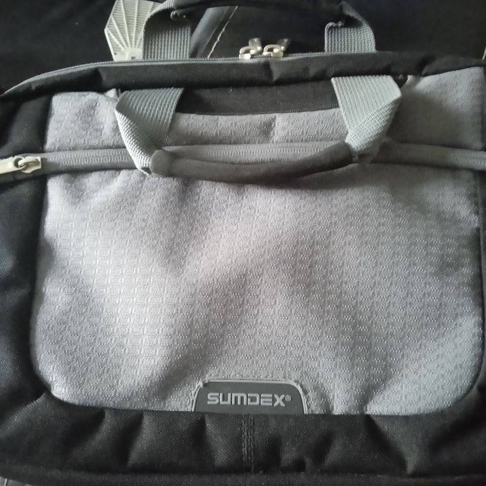 Продам сумку до нетбука.