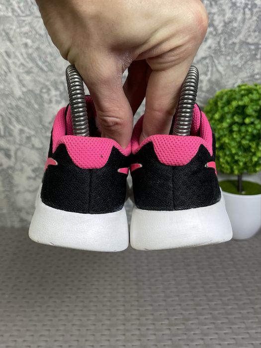 Nike Tanjun кроссовки 31 размер детские спортивные черные