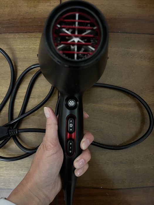 В продаже Фен Philips