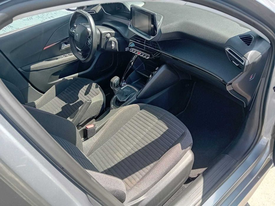 Peugeot 208 — fotografia 7