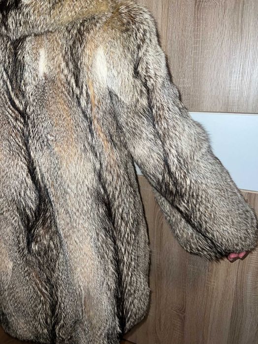 Piękne naturalne futro z kojota