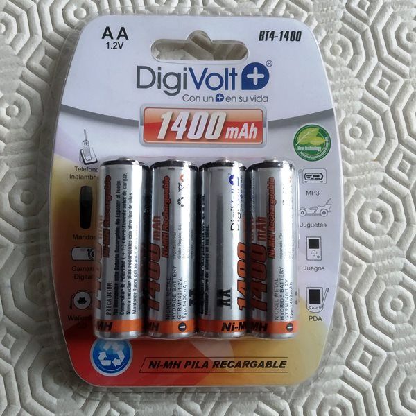 Pilhas recarregáveis Digivolt AA 1400mAh novas em caixa