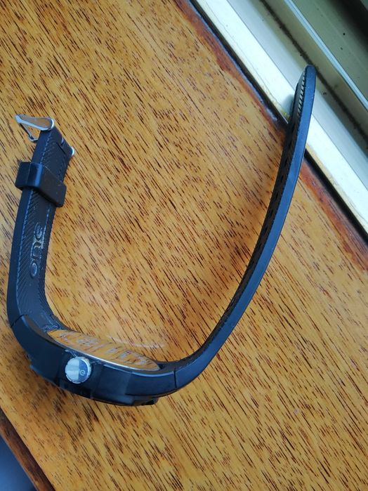 Relogio one como novo, usado 3 vezes