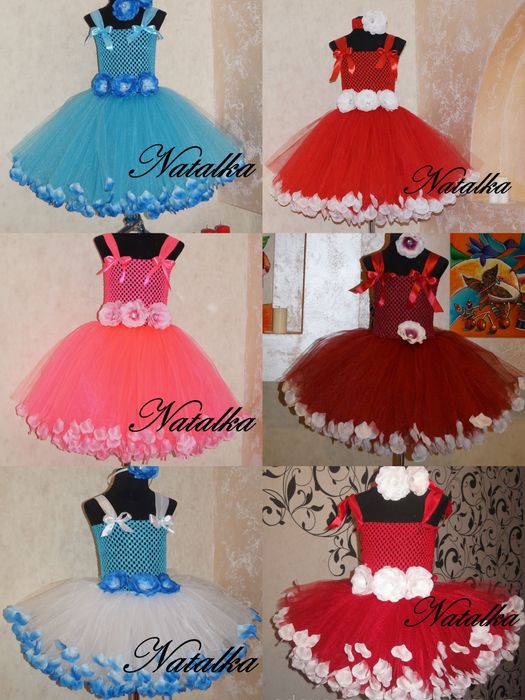 Святкове платтячко з декором по низу.