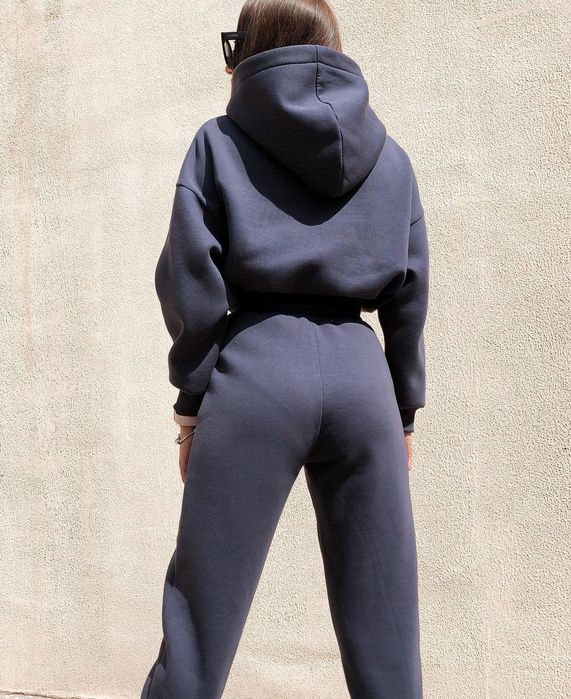 Супер стильний спортивний костюм
