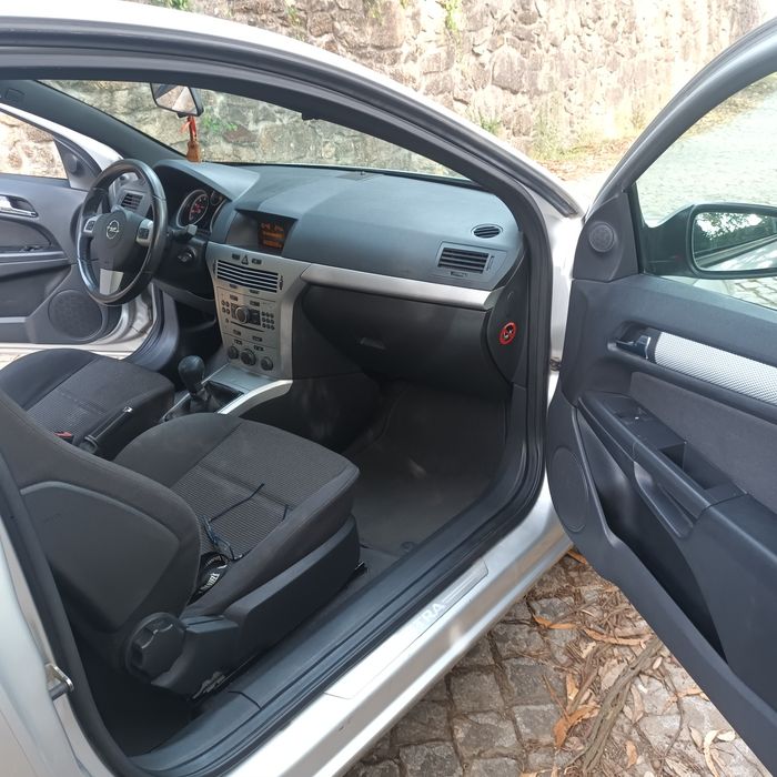 Opel Astra h gtc 1.4 gasolina 2009