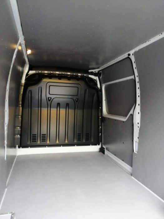 Opel Movano L3H2 Zabezpieczenie paki busa sklejką laminowaną