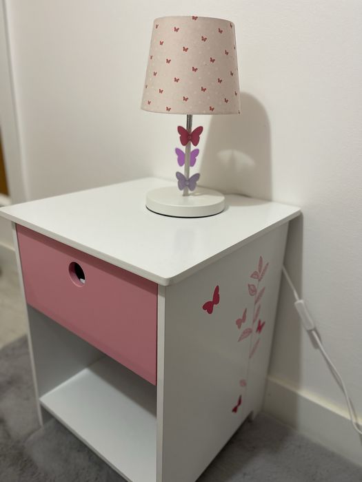 Mesa de cabeceira mais candeeiro borboletas ( preço dos 2 )