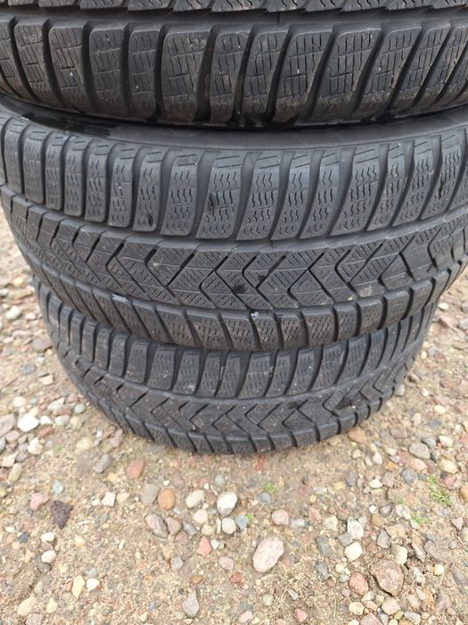 Opony zimowe Pirelli Sottozero 3  225 60 r17