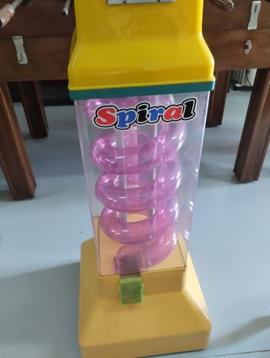 Máquina espiral bolas saltitonas