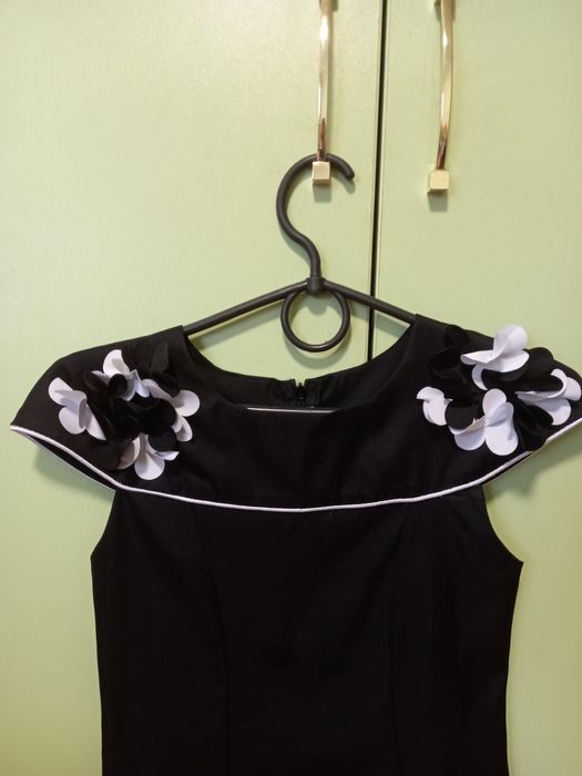 Школьная форма для школьницы