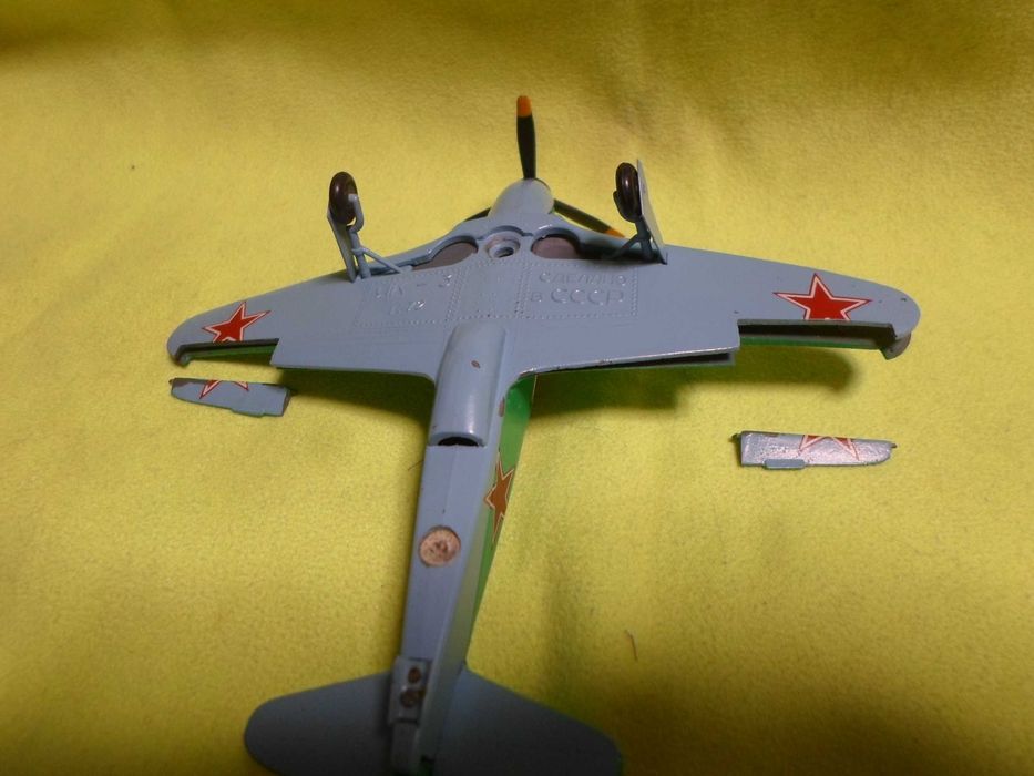 ЯК-3 - воздушный истребитель ВОВ, масштаб 1:72, металл, Сделано в СССР
