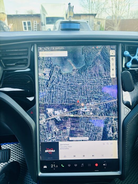 Tesla X 2018року