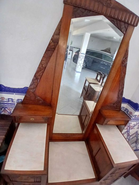 Conjunto de Toucador / Pechiché e 2 Mesinhas de Cabeceira