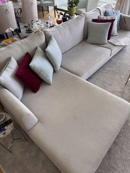 Elegant and confortable sofa