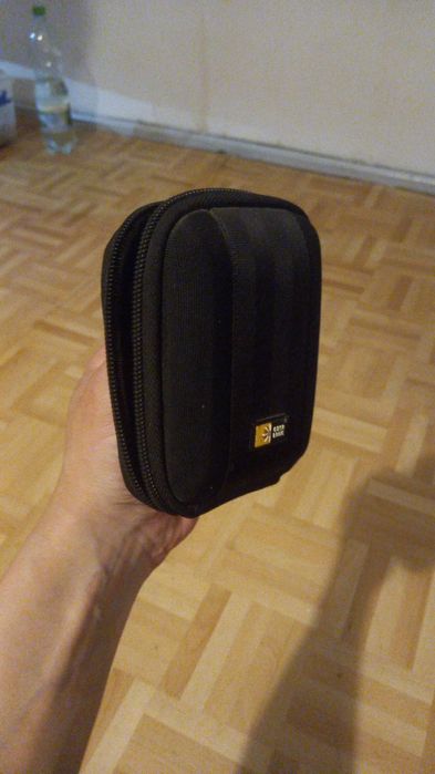 Futerał prawie nowy do aparatu cyfrowego
