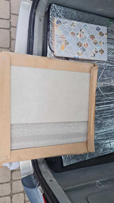 Płytki gress szkliwiony Cersanit do kuchni i łazienki.