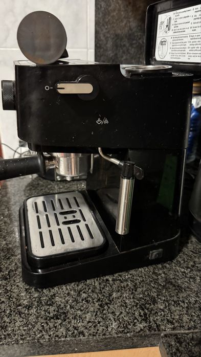 Máquina de Café Delonghi Stilosa EC260.BK