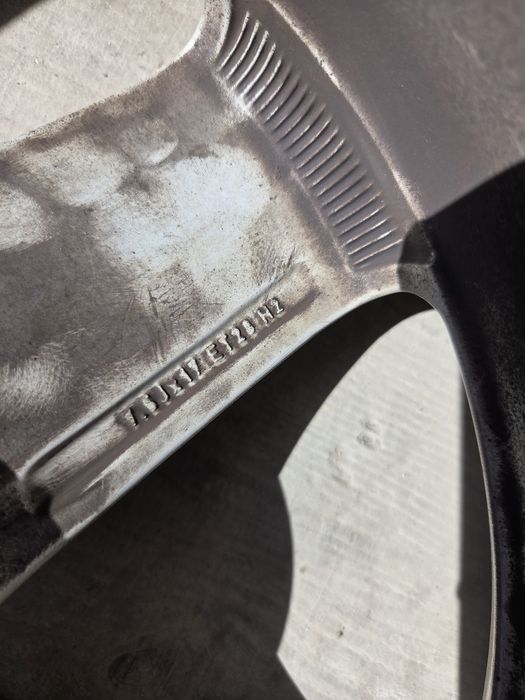 Felgi Audi 17"    8T0071497