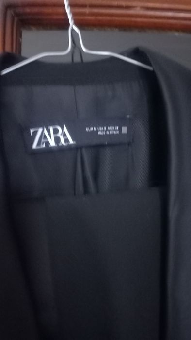 Стильный черный костюм Zara