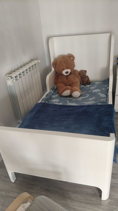 Cama regulável com colchão