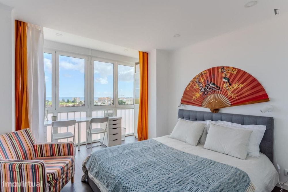 Quarto - localizado em Carcavelos Lisbon